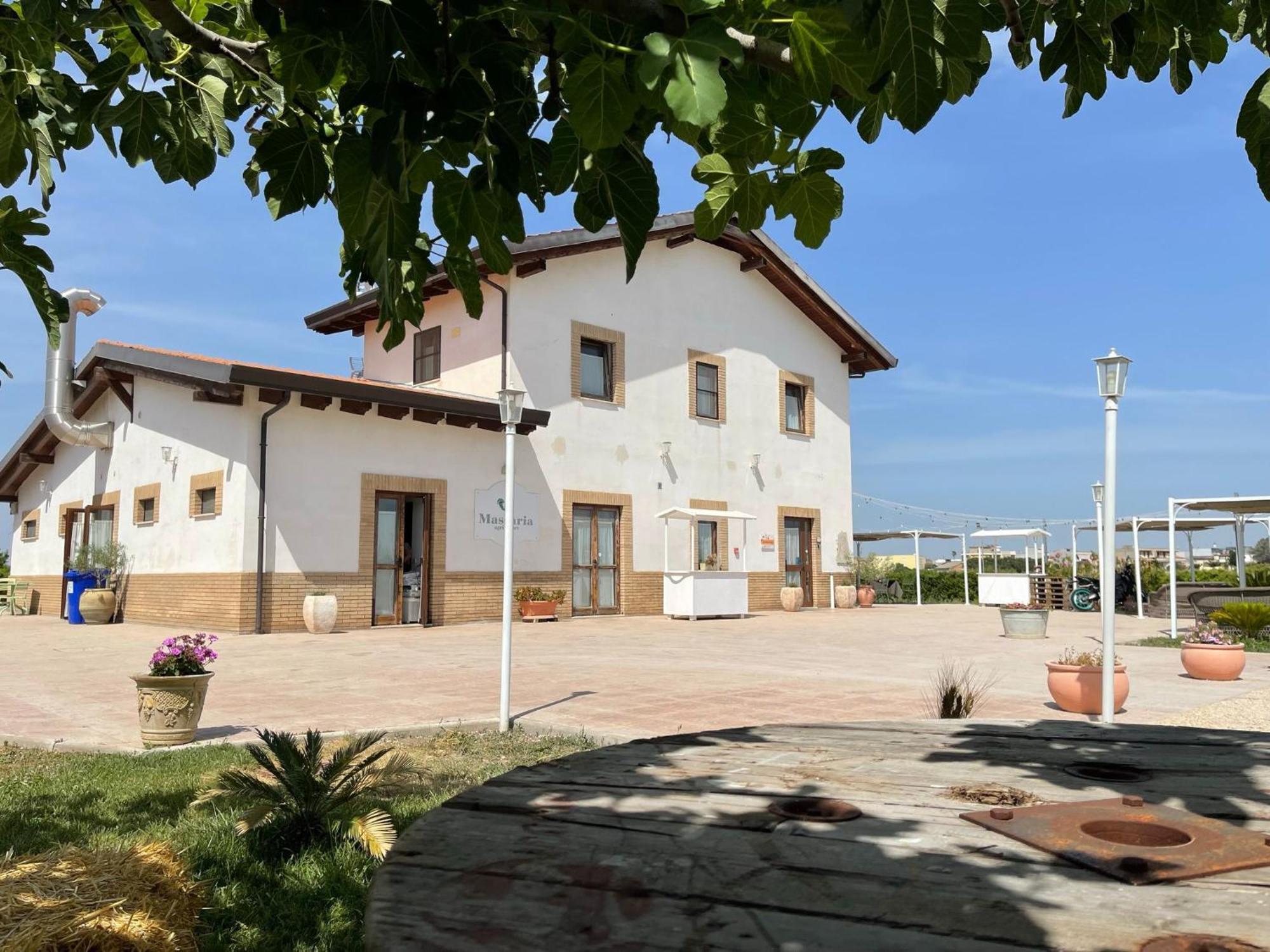La Massaria Agriresort Orta Nova エクステリア 写真